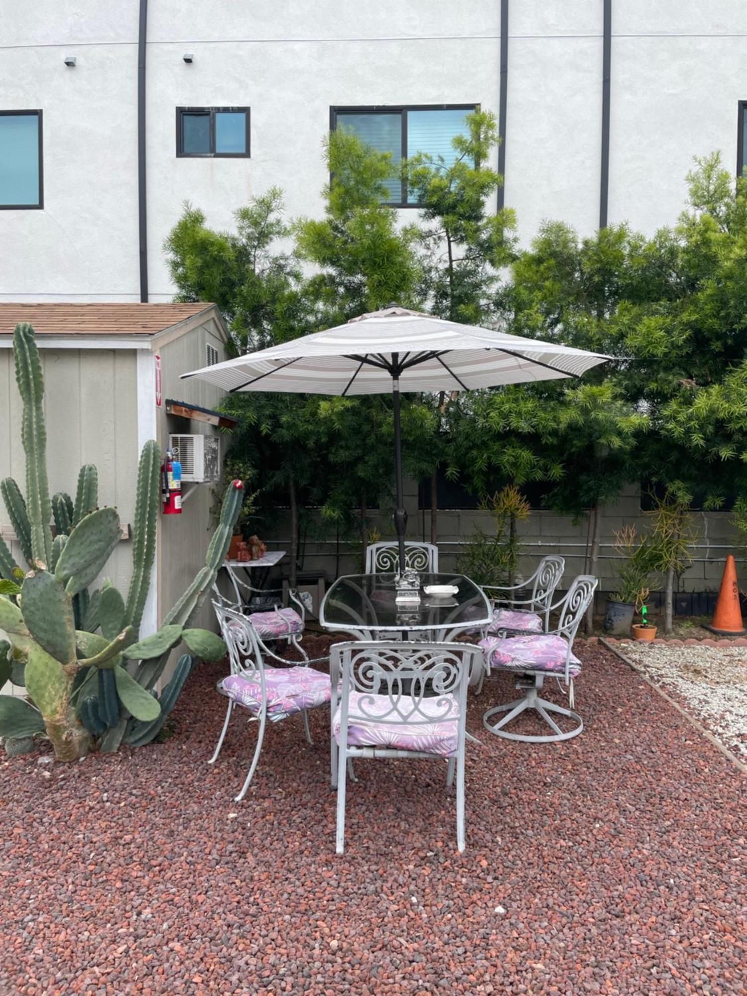 Small Private La Bedroom W Wifi - Private Fridge - Ac Near Usc - Exposition Park - Usc Memorial Coliseum - Banc Of California Bmo Stadium - Downtown Los Angeles Dtla - University Of Southern California Usc!!! ภายนอก รูปภาพ